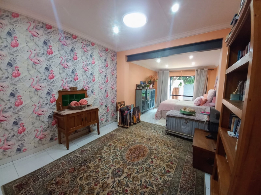 3 Bedroom Property for Sale in Safari Gardens North West